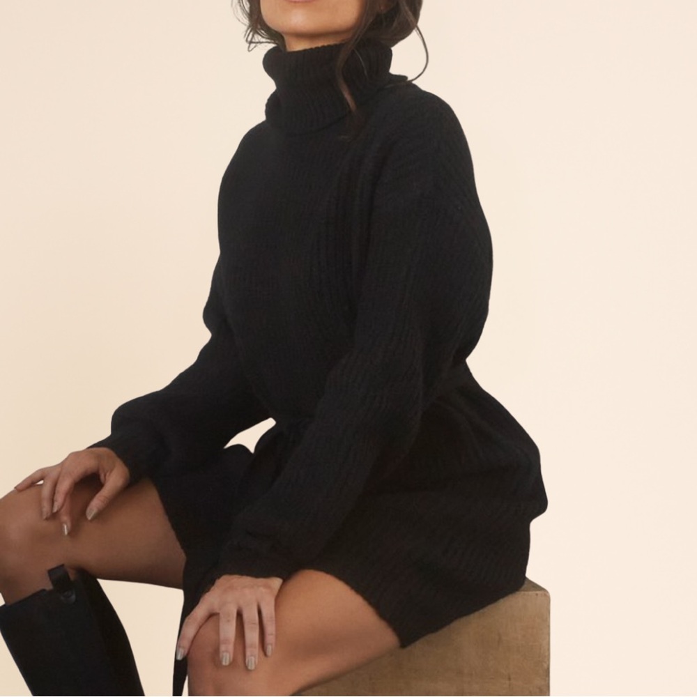 Crescent Black Tied Wist Mini Sweater Dress - Picture 5 of 6